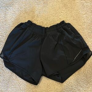 Lululemon Hotty Hot Shorts 2.5 inch